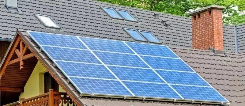 光伏發(fā)電“租房頂、免費裝”新套路，警惕陰陽合同，天上不會掉餡餅！